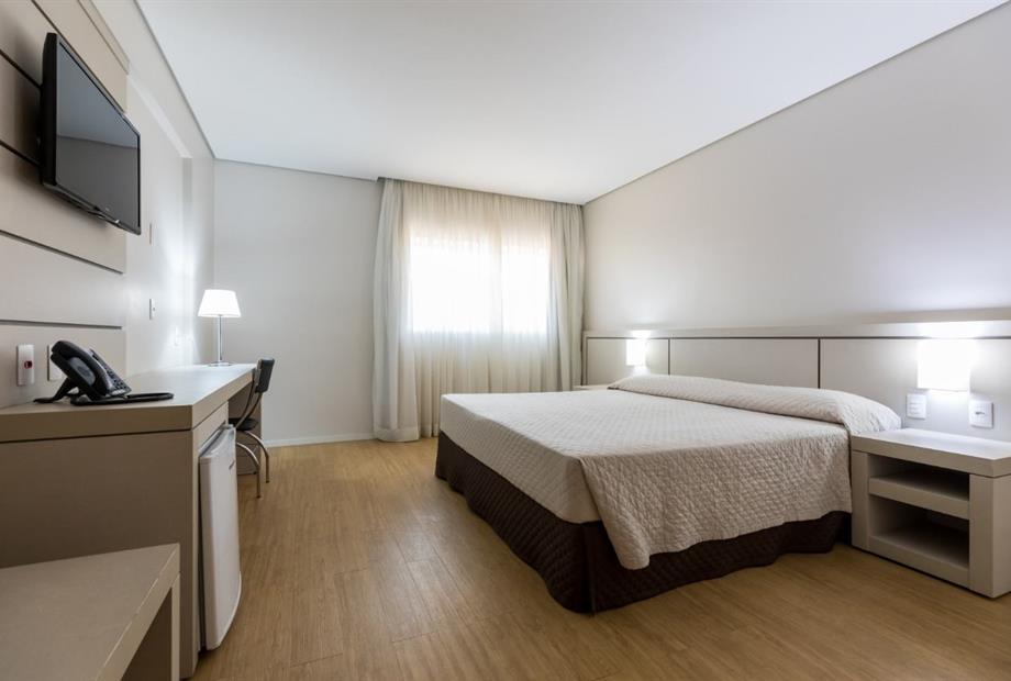 apto duplo com cama de casal.4.jpeg