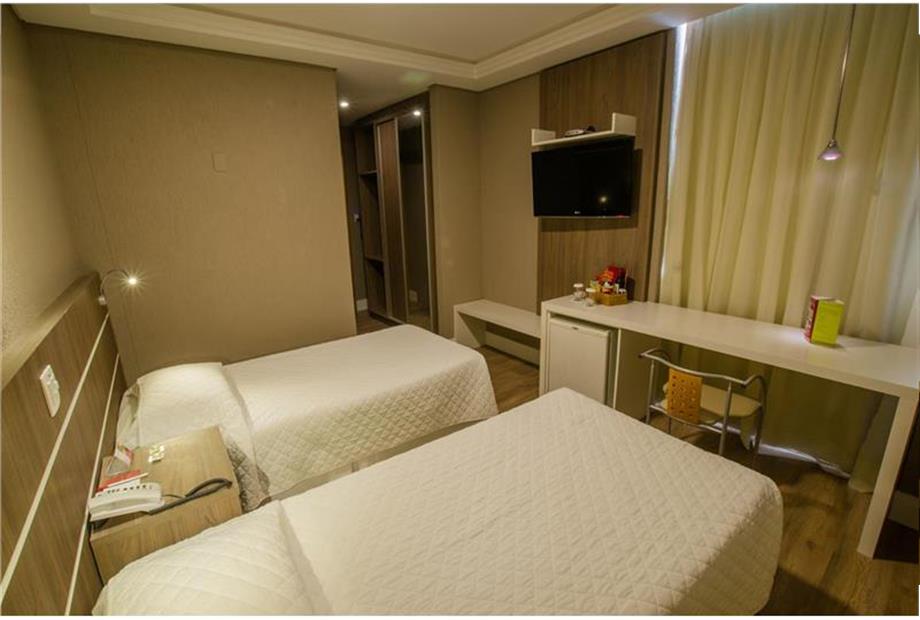 Royal- Quarto luxo duas camas solteiro .jpg