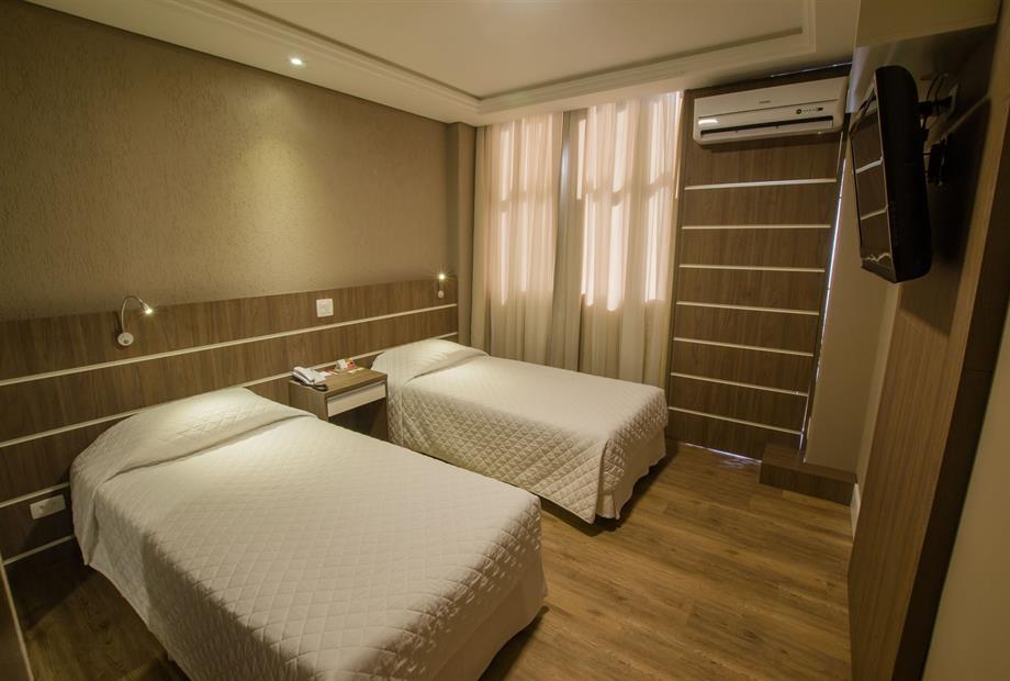 Royal- suite superior duplo cama solteiro (5).jpg