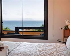 Quarto Quadruplo Superior com Varanda Vista Mar