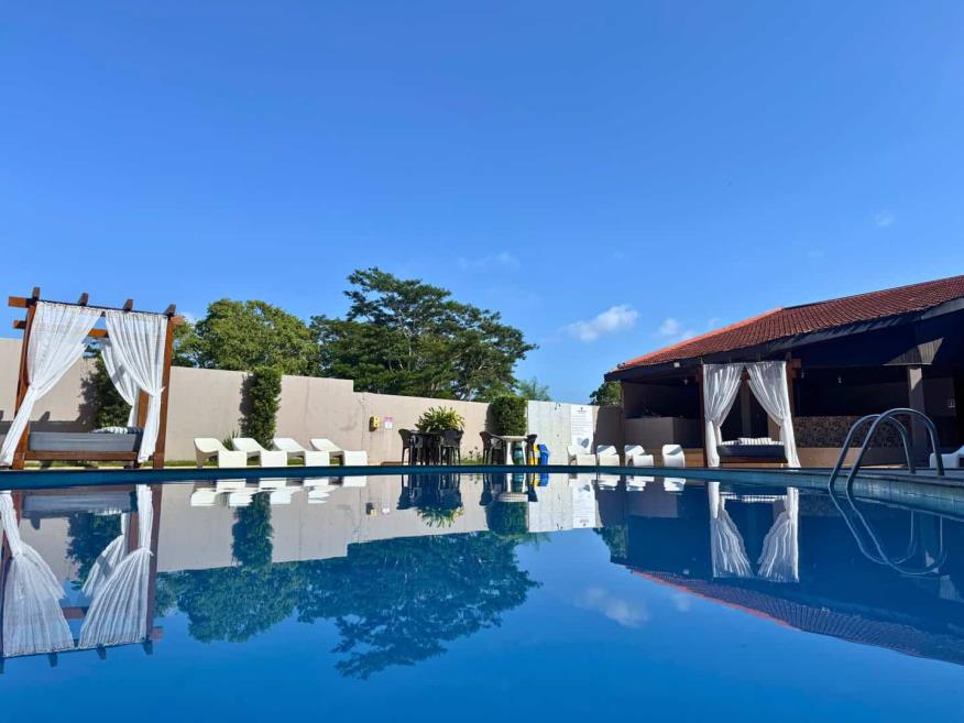 piscina sol.jpg