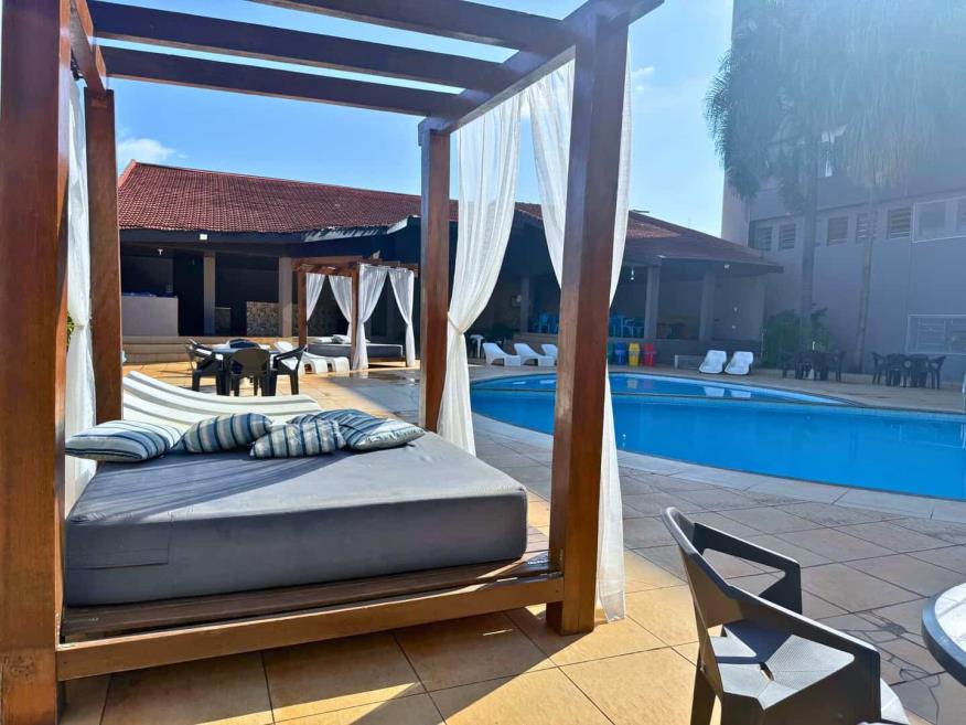 bangalo piscina.jpg