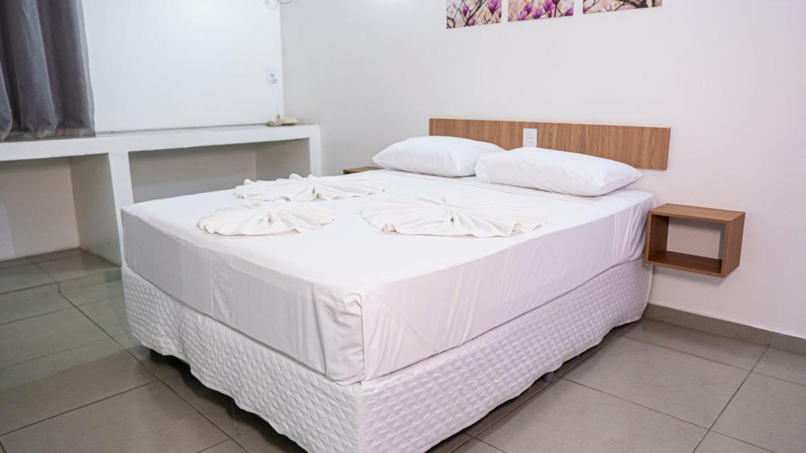 casal cama com saia.jpg