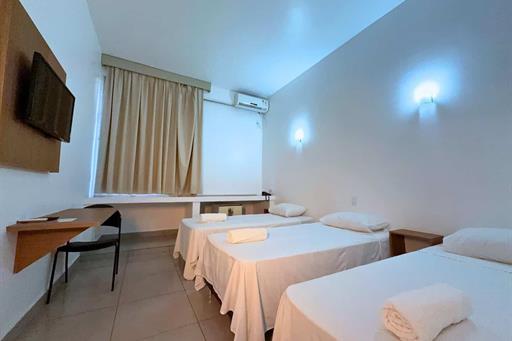 quarto triplo 3 camas.jpg