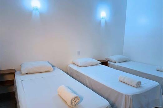 quarto triplo 3 camas (2).jpg