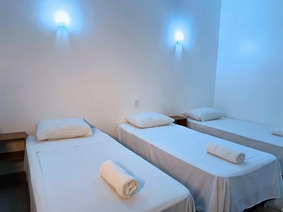 quarto triplo 3 camas (2).jpg