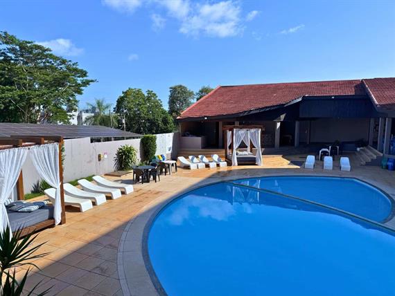 bangalo piscina (2).jpg