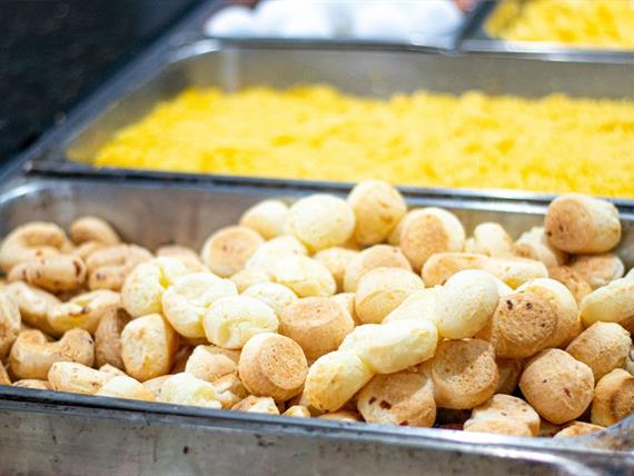 pão de queijo e chipas.jpg