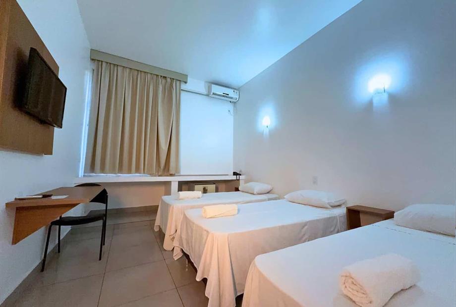 quarto triplo 3 camas.jpg