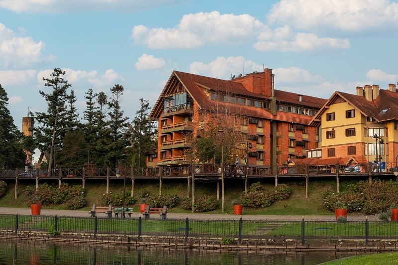 omnibees_800px-laghetto-gramado-2.jpg