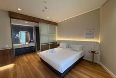 Premium for People with Disabilities - 1 Queen Bed and 1 Sofa Bed