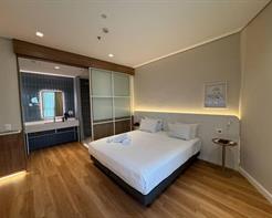 Premium PcD - 1 Cama Queen e 1 Sofá Cama