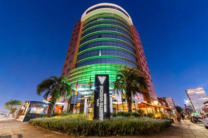3 fachada noturna.jpg