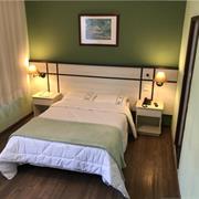 SINGLE MASTER / DOUBLE CASAL STANDARD (1 ou 2 pessoas / 1 cama casal)