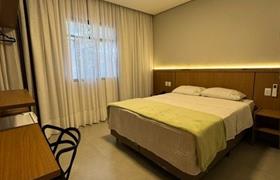 SINGLE MASTER / DOUBLE CASAL PREMIUM (1 ou 2 pessoas / 1 cama de casal) do  Hotel Pantanal Chácara Klabin 