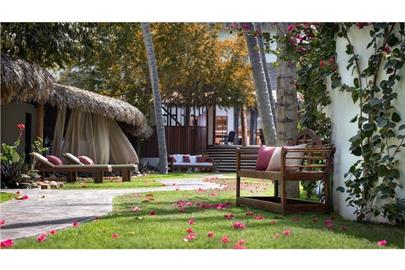 _B1A9323 cammino por hotel base.jpg