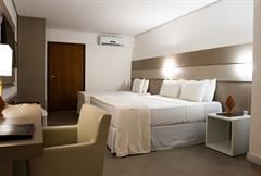 Janela Interna Sem Vista I (SGL, DBL ou  TPL)32² ( Cama Casal + 1 ou 3 camas twins)