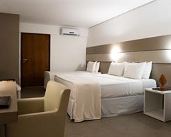 Janela Interna Sem Vista I (SGL, DBL ou  TPL)32² ( Cama Casal + 1 ou 3 camas twins)