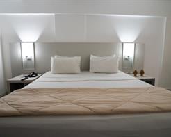 Quarto Superior Lateral  SGL ou DBL  25m² (1 Cama  Casal ou 2 Solteiro)