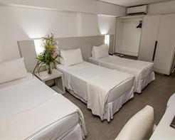 Quarto Superior Lateral Triplo 25m² ( Cama  Casal +1 ou 3 camas twins)