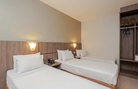 Triple estándar superior de Slim Hotel Curitiba Av. das Torres