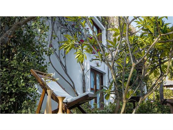 _B1A6665 sedia con vasi 5.jpg