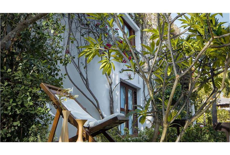 _B1A6665 sedia con vasi 5.jpg