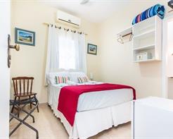 Suíte Prédio Anexo para casal outro lado da rua