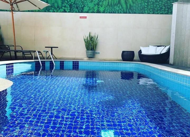 piscina..jpg
