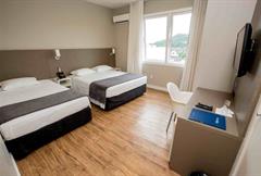 Apto Triplo Casal + Sgl  Luxo