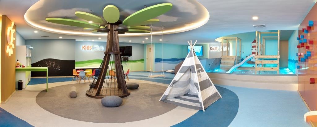 Grand Park  Royal Cancún Caribe Kids Club 2.jpg