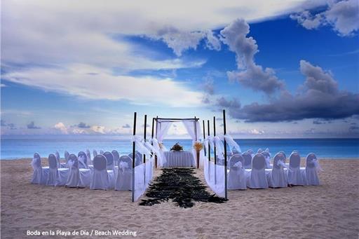 Montaje playa para bodas 2.jpg