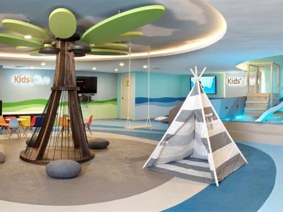 Grand Park  Royal Cancún Caribe Kids Club 2.jpg