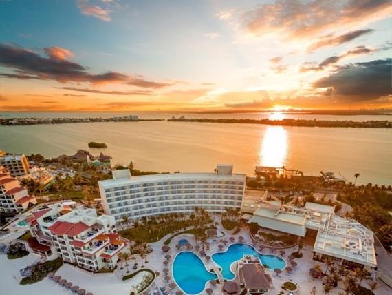 Grand Park Royal Cancún Aerea.jpg