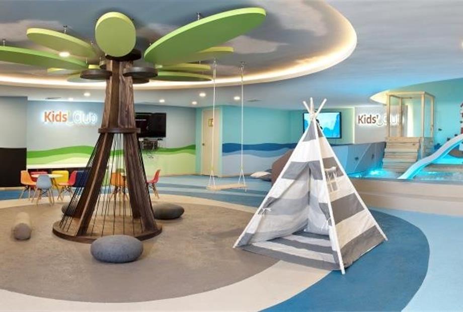 Grand Park  Royal Cancún Caribe Kids Club 2.jpg