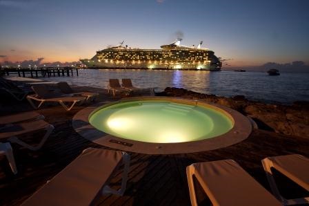 Jacuzzi  Exterior Nocturno 1.jpg