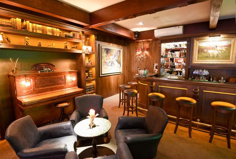 Bar El Perro - Casa da Montanha (1).jpg
