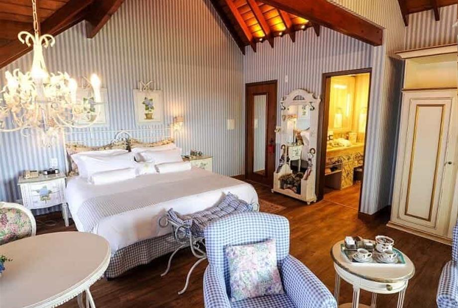 Loft Hortênsias Hotel Casa da Montanha (1).jpg