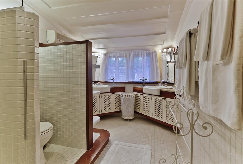 banheiro - suite junior 220.jpg