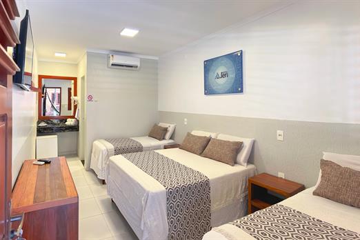 suíte com varanda_02_easy-resize.com.jpg