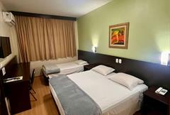 03 pessoas - 01 casal + 01 solteiro ou 03 camas