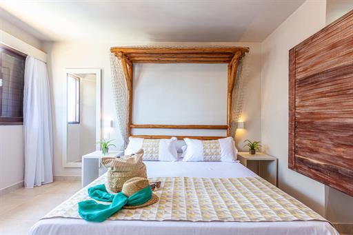 victormuzzi-2-6 (1) (1).jpg