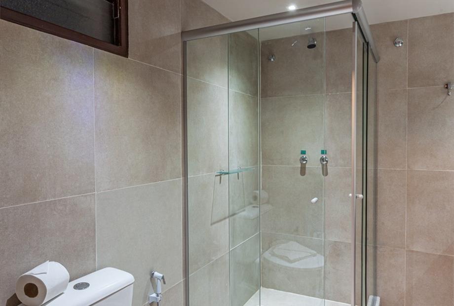 banheiro master 2_Easy-Resize.com.jpg