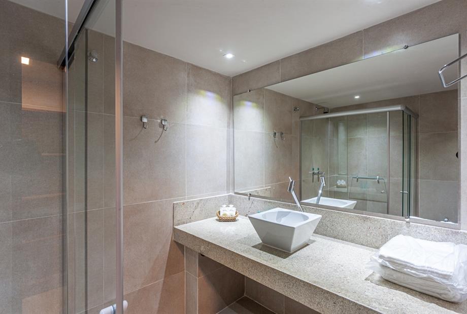 banheiro master 3_Easy-Resize.com.jpg