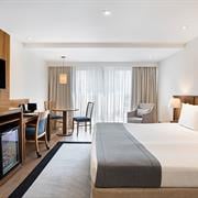 SUPERIOR EXECUTIVO COM CAMA CASAL