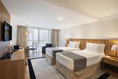 LUXO COM 2 CAMAS DE SOLTEIRO