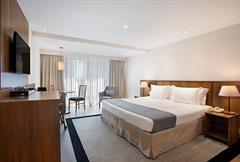 SUPERIOR COM CAMA CASAL