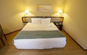Standard Cama Casal do Golden Tower Pinheiros by Fênix Hotéis