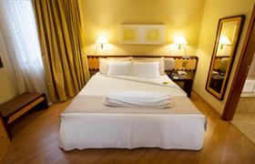 Suíte Executiva Cama Casal do Golden Tower Pinheiros by Fênix Hotéis
