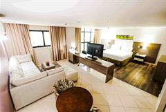 Suíte Luxo (1 cama casal king)